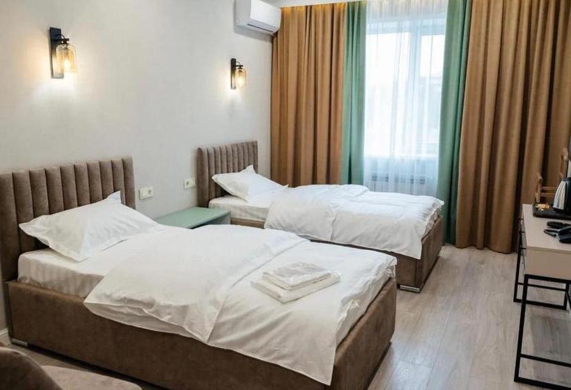 هتل империя