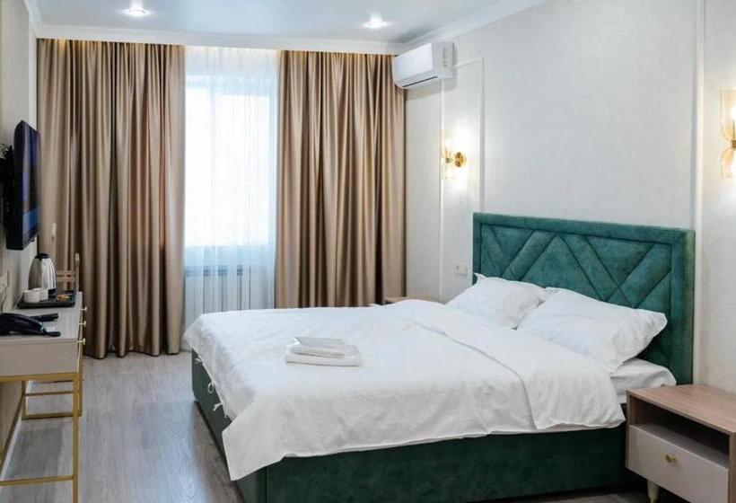 هتل империя