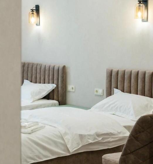 هتل империя