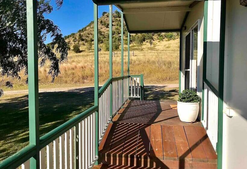 ホテル Evans Hill Cabin