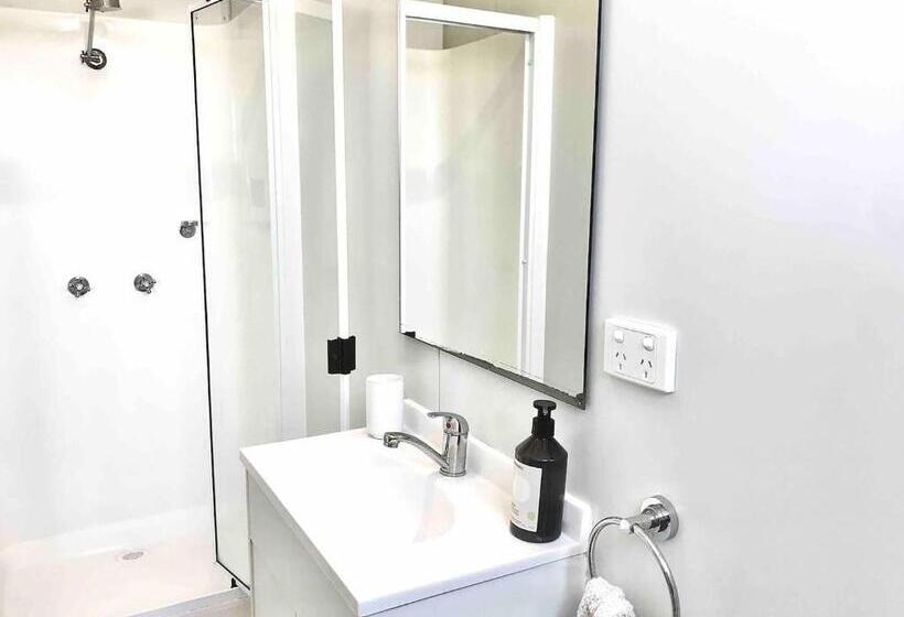 ホテル Evans Hill Cabin