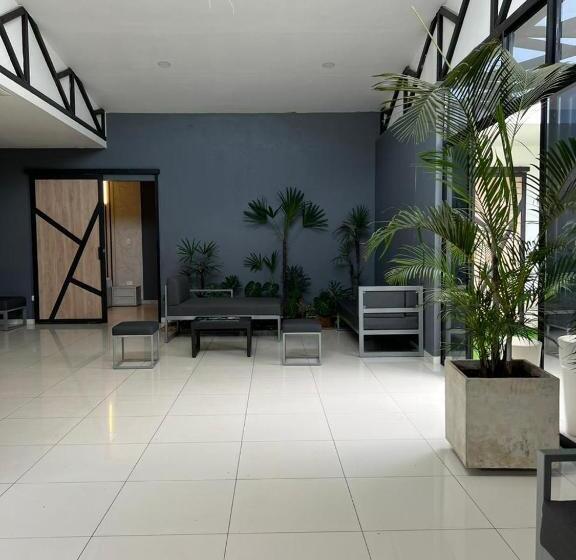 هتل Suites Lounge La Viga