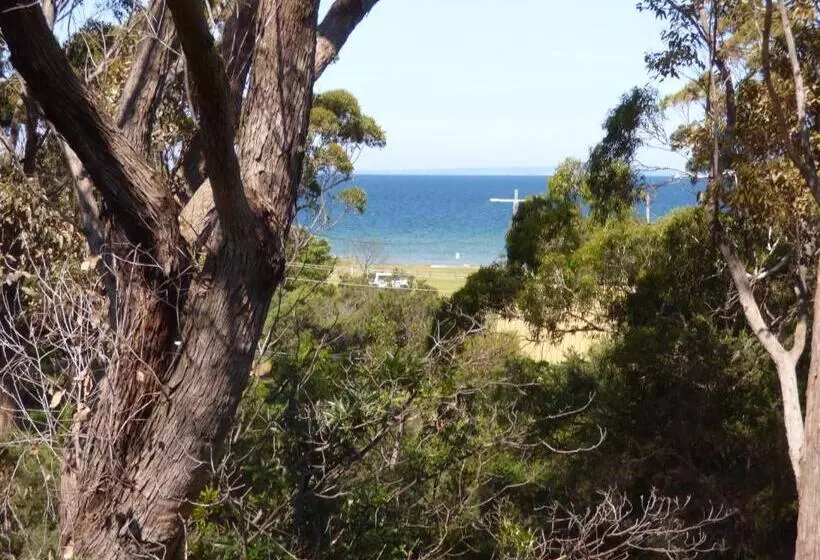 Majatalo Bluff House