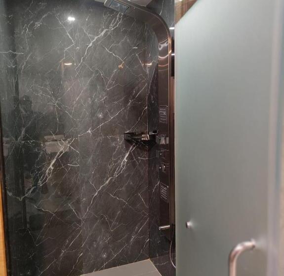 Xcelsior Hotel & Spa