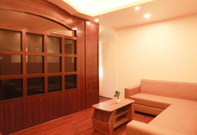 Xcelsior Hotel & Spa