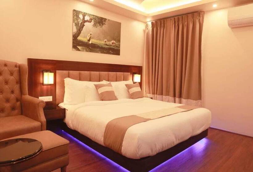 Xcelsior Hotel & Spa