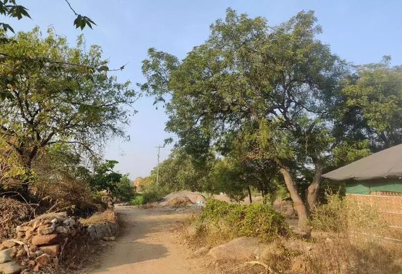 Hotelli Aadhya Home Stay Hampi