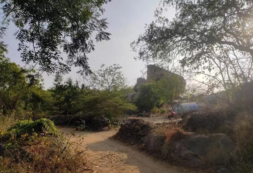 Hotelli Aadhya Home Stay Hampi