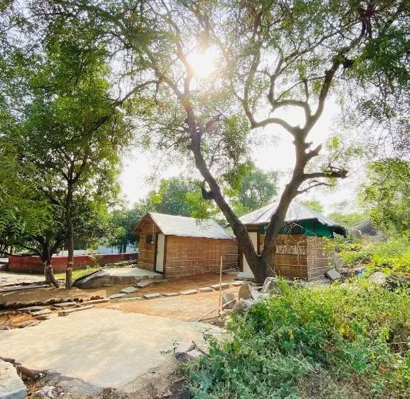 Hotelli Aadhya Home Stay Hampi