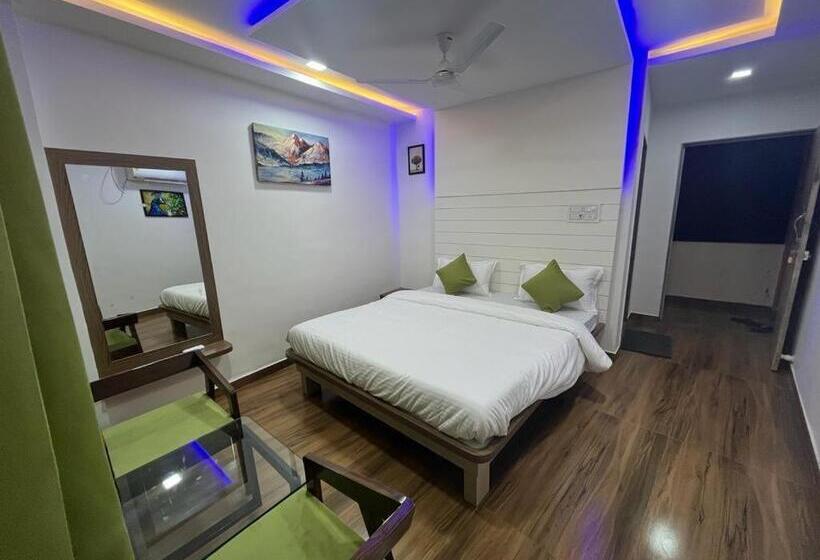 Hotel Dhanlakshmi Orchard Resort