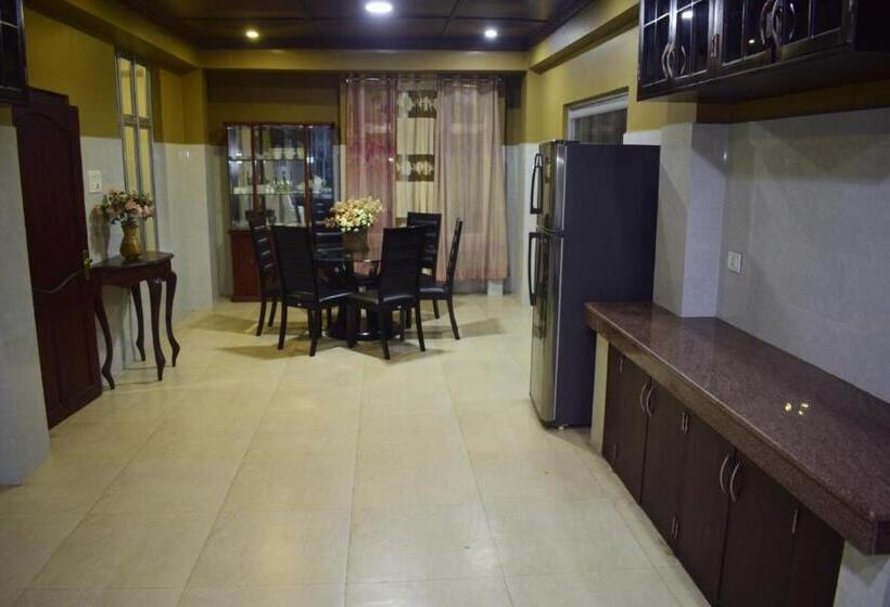 בית מלון כפרי Eden , Kohima