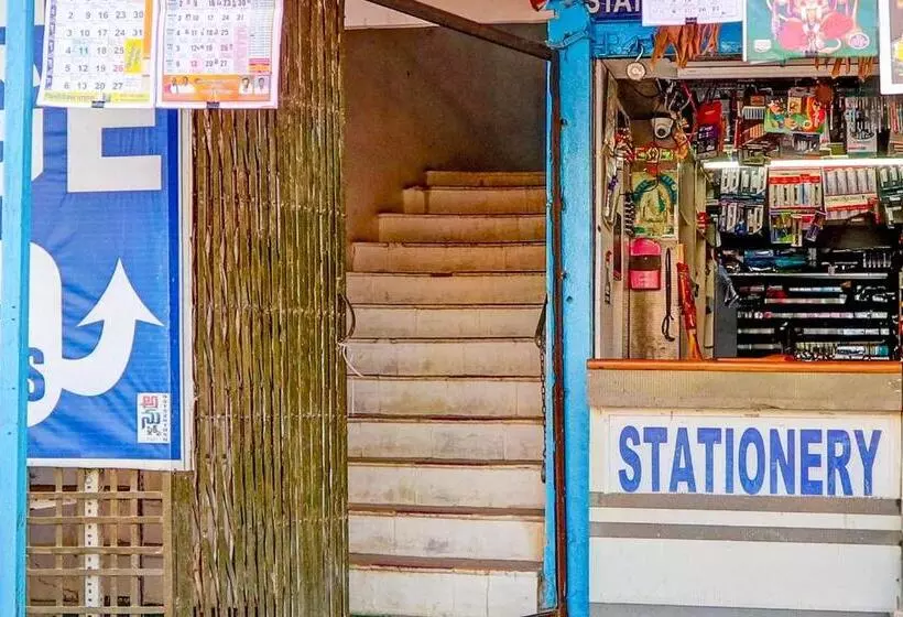 ホテル Oyo Flagship Satyam Inn Lodge