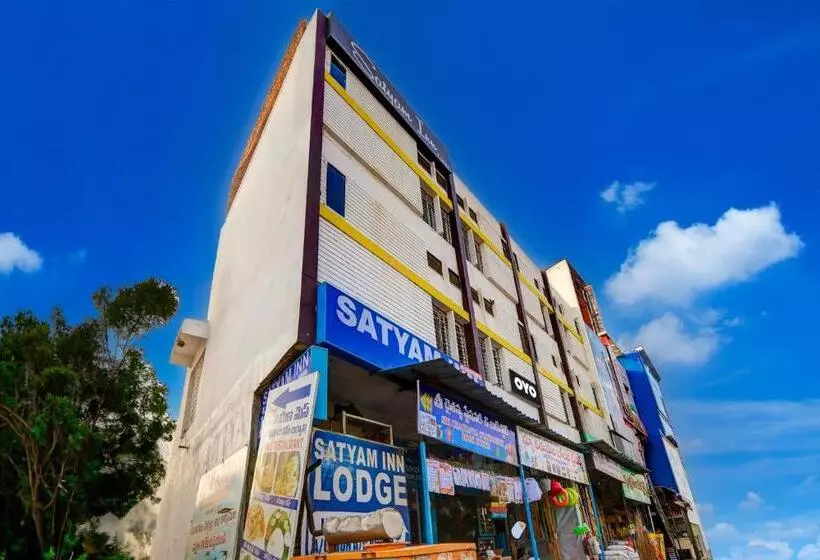 ホテル Oyo Flagship Satyam Inn Lodge