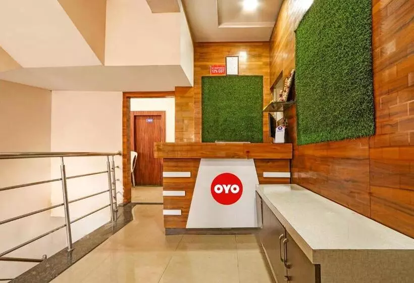 ホテル Oyo Flagship Satyam Inn Lodge