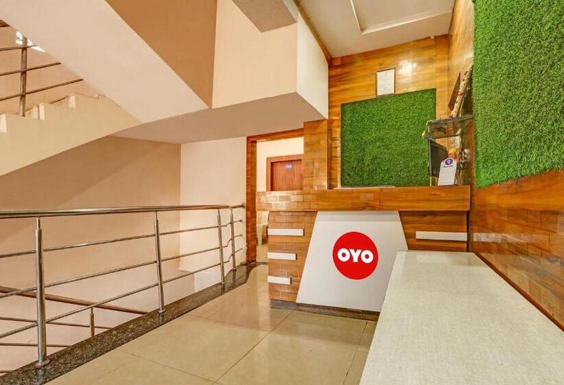 ホテル Oyo Flagship Satyam Inn Lodge