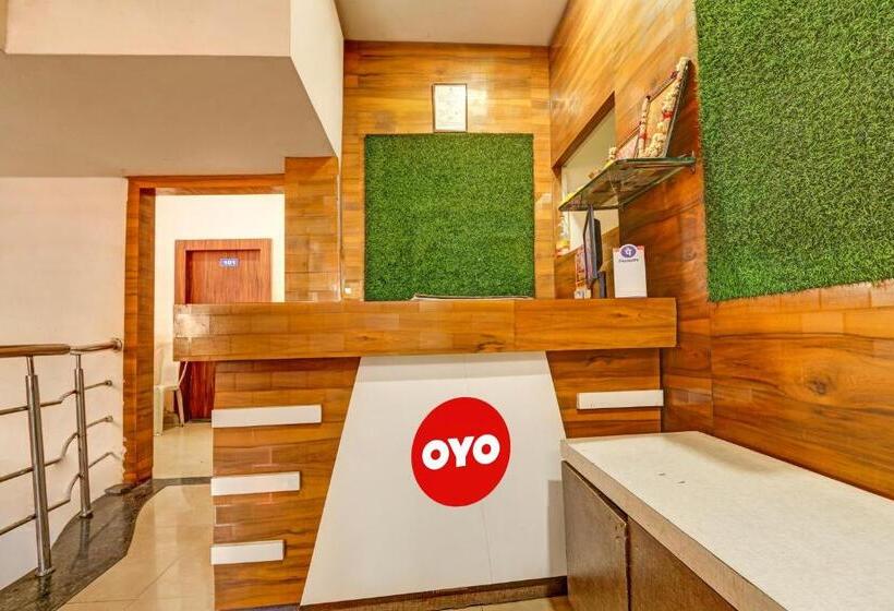 ホテル Oyo Flagship Satyam Inn Lodge