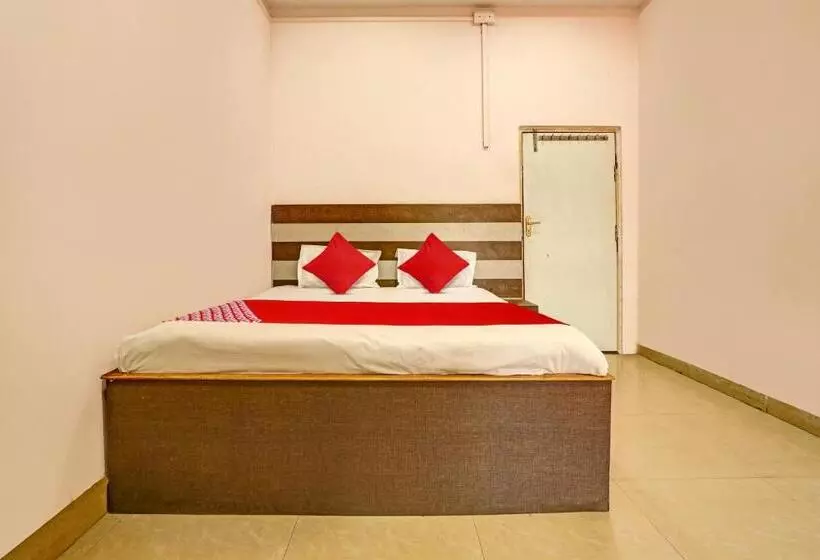 ホテル Oyo Flagship Satyam Inn Lodge