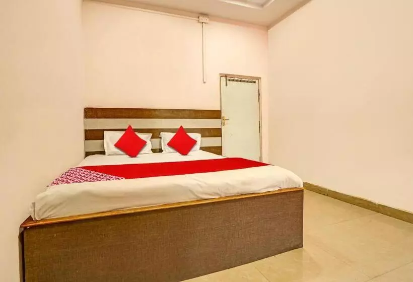 ホテル Oyo Flagship Satyam Inn Lodge