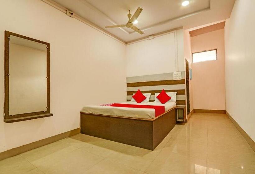 ホテル Oyo Flagship Satyam Inn Lodge