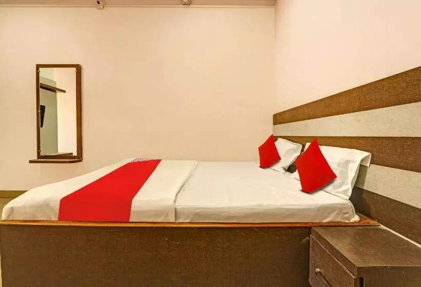ホテル Oyo Flagship Satyam Inn Lodge