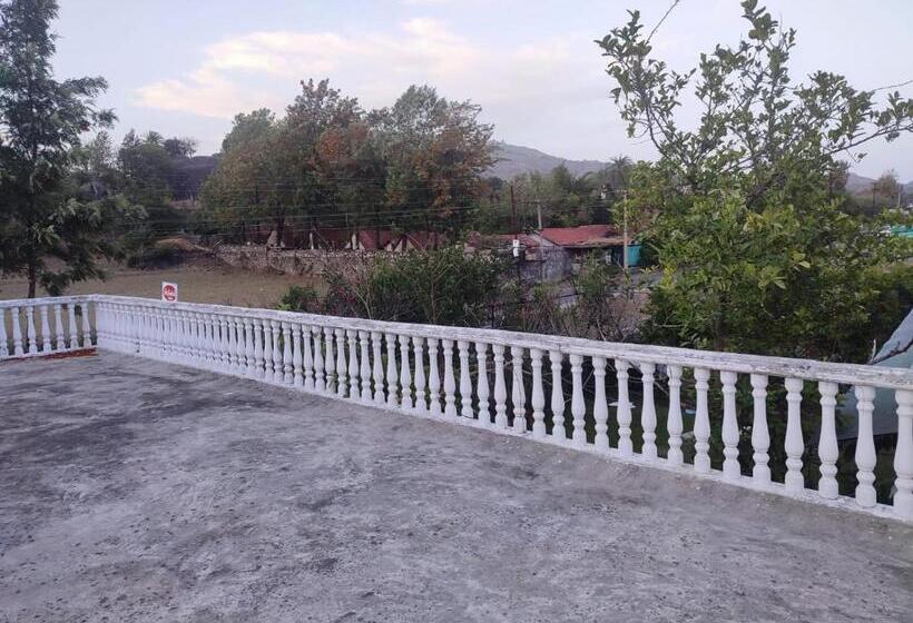 Hotell Paramount Villa