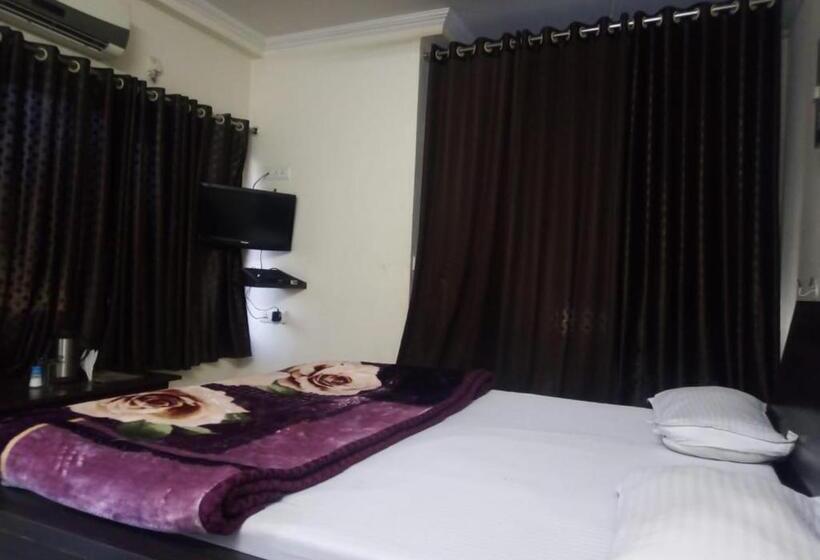 בית מלון כפרי Radhika Palace