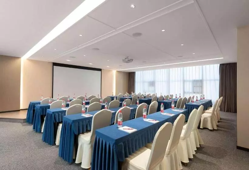 Hotelli Ramada By Wyndham Honghe Kaiyuan