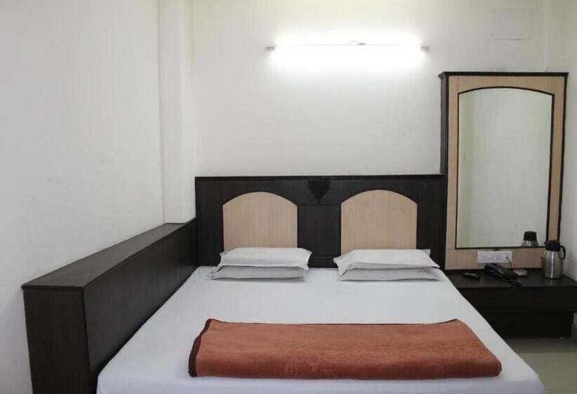 ホテル Srinandini Comfort