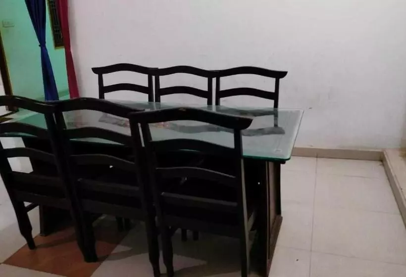 Oyo B.s Hotel And Restaurant