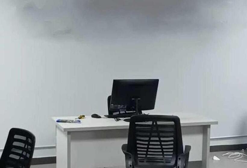 Oyo B.s Hotel And Restaurant