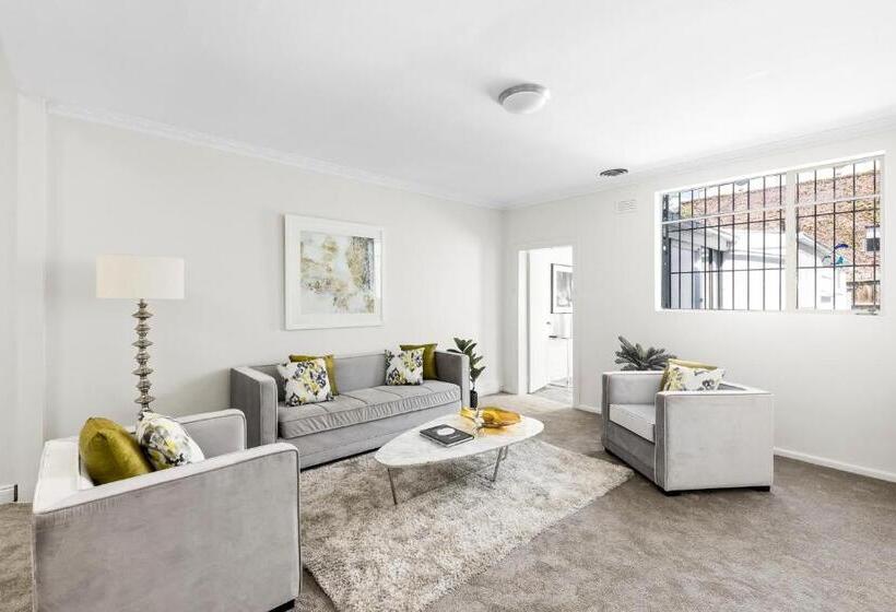 Пансион Fitzroy @grand Dame Kerr. Luxurious Guests Home