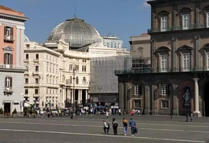 پانسیون Il Salotto Di Chiaia