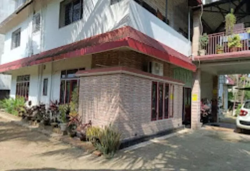 ペンション Mulberry Guesthouse Guwahati