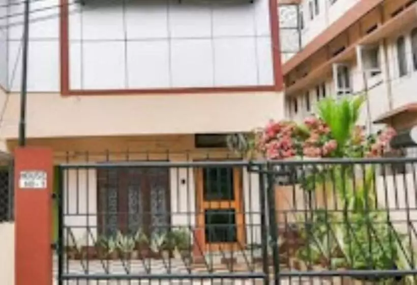 ペンション Rowdralaya Residency Guwahati