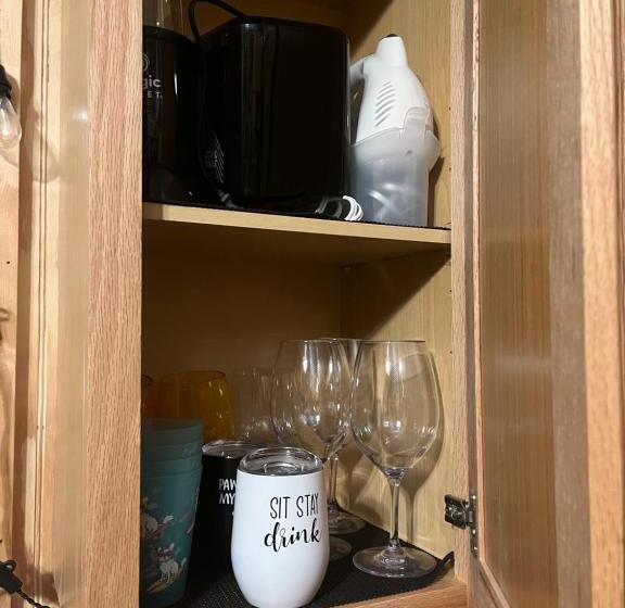 پانسیون The Cabin At Camp K9 Provides One On One Doggy Daycare