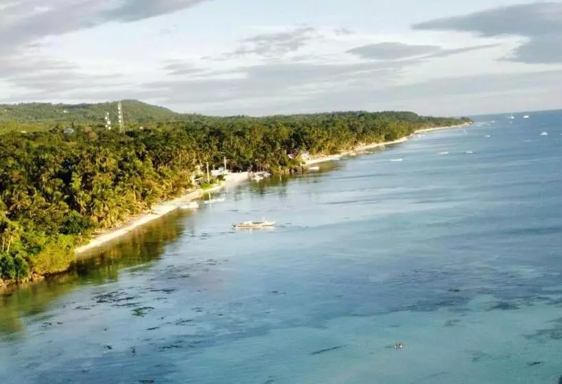 ペンション Tropicasa Siquijor Seafront Guest House