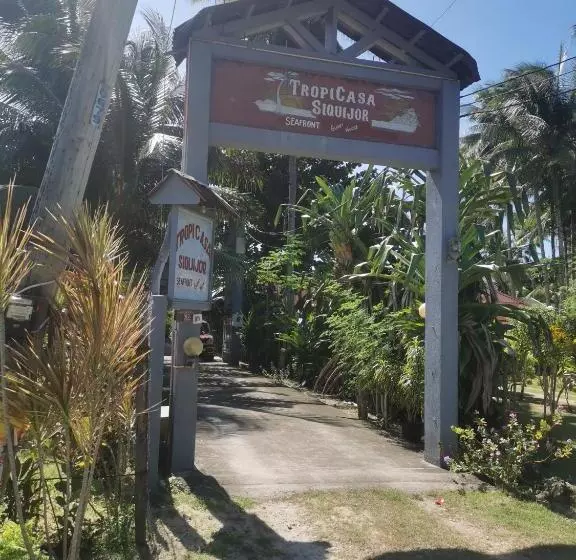 ペンション Tropicasa Siquijor Seafront Guest House