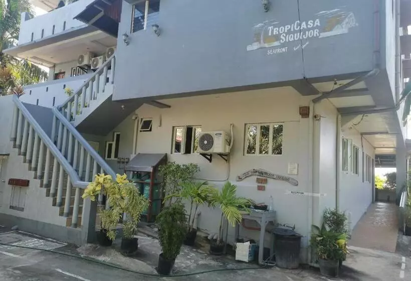 ペンション Tropicasa Siquijor Seafront Guest House