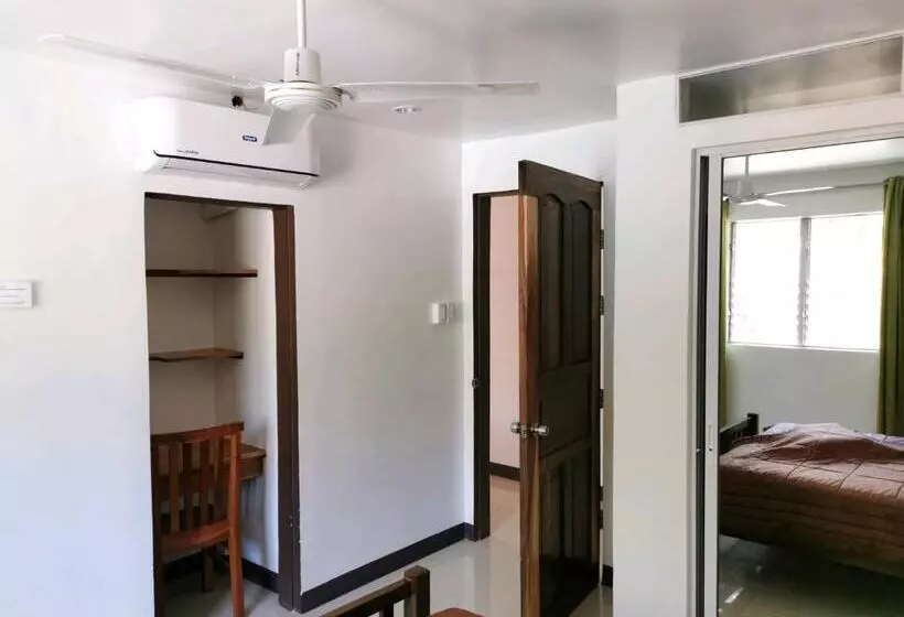 ペンション Tropicasa Siquijor Seafront Guest House