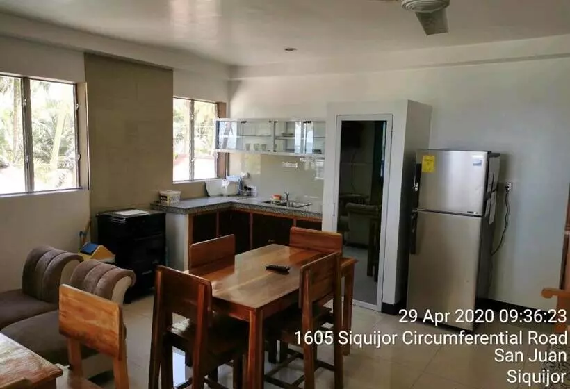 ペンション Tropicasa Siquijor Seafront Guest House