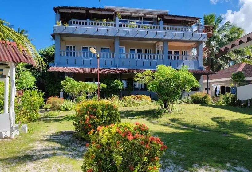 ペンション Tropicasa Siquijor Seafront Guest House