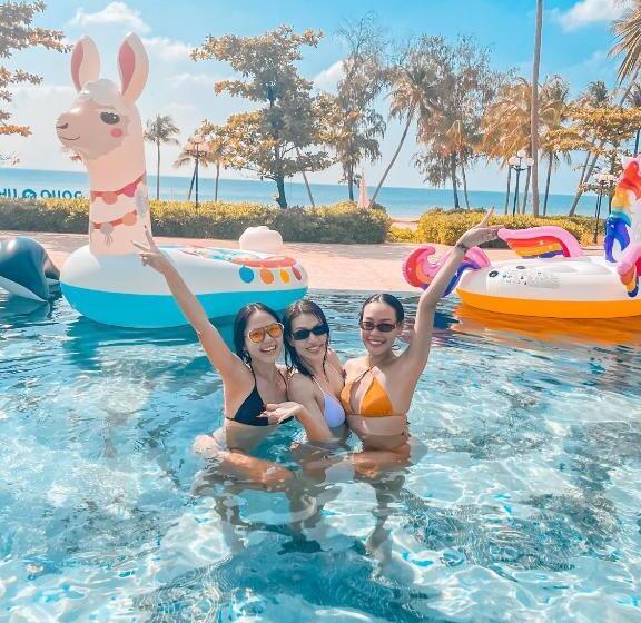 B5 12a03 Phu Quoc Waterfront Hotel Beach Swimming Pool