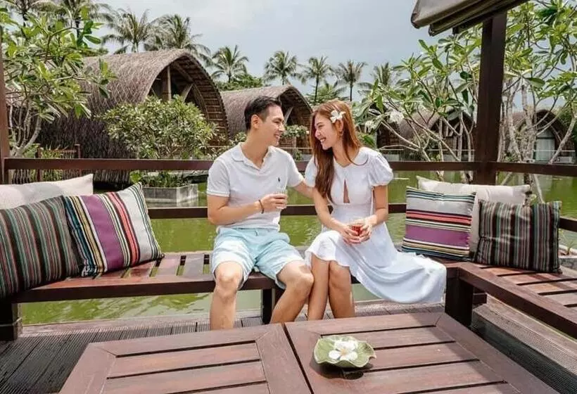 B5 12a03 Phu Quoc Waterfront Hotel Beach Swimming Pool