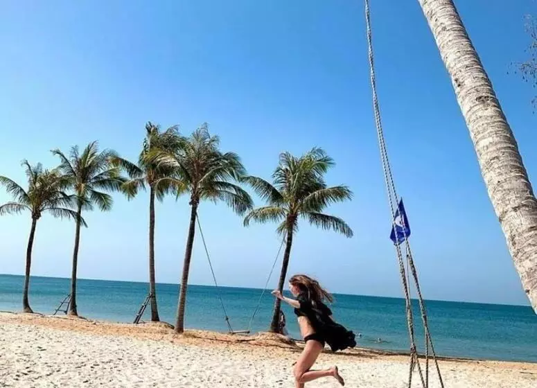 B5 12a03 Phu Quoc Waterfront Hotel Beach Swimming Pool