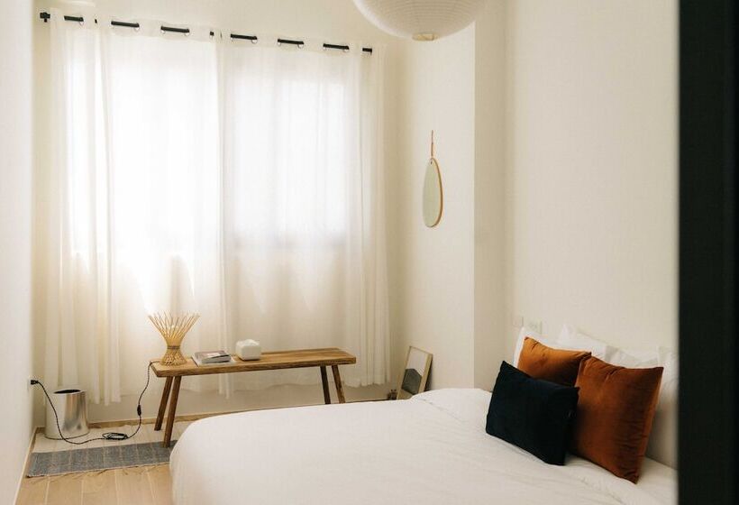 تختخواب و صبحانه Nowhere Retreat