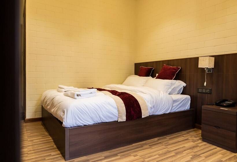 هتل Baranda Restro And Events