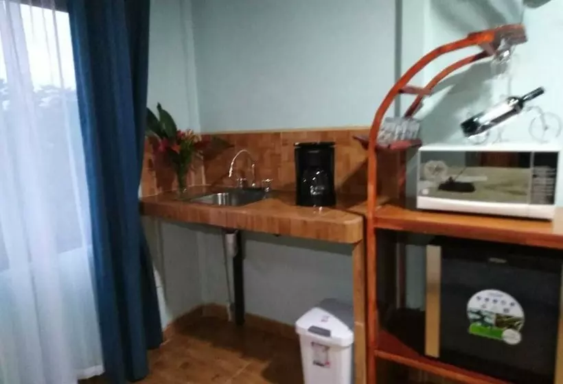 Hotelli Cabinas Ecogarden Arenal