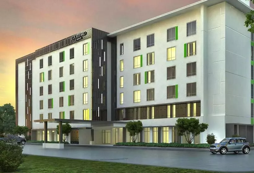 هتل Courtyard By Marriott Lake City