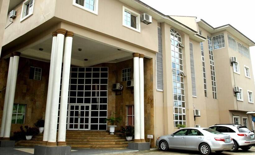 هتل De Castle Luxury Home