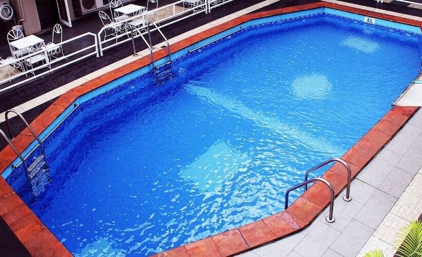 هتل De Castle Luxury Home